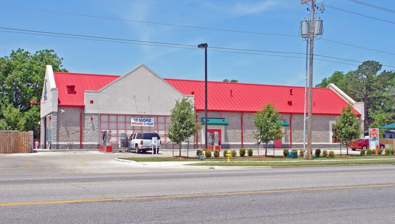 1112 S Thompson St, Springdale, AR à louer - Photo de l’immeuble – Image 1 sur 1