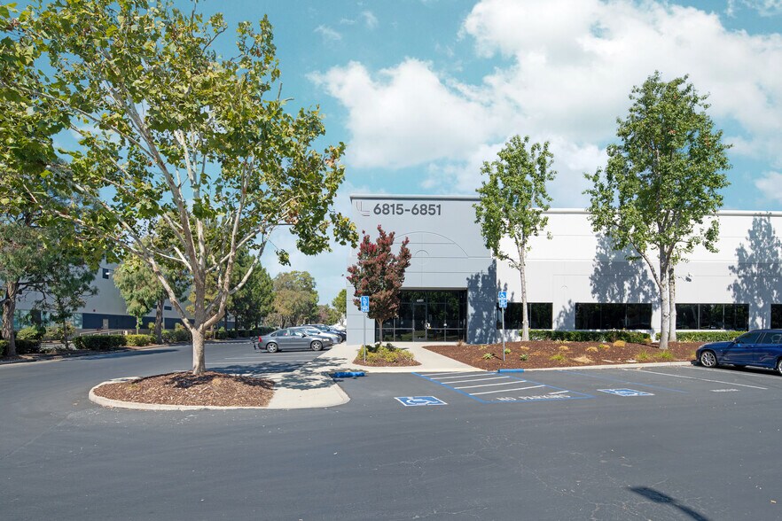 6815 Mowry Ave, Newark, CA à louer - Photo de l’immeuble – Image 3 sur 9