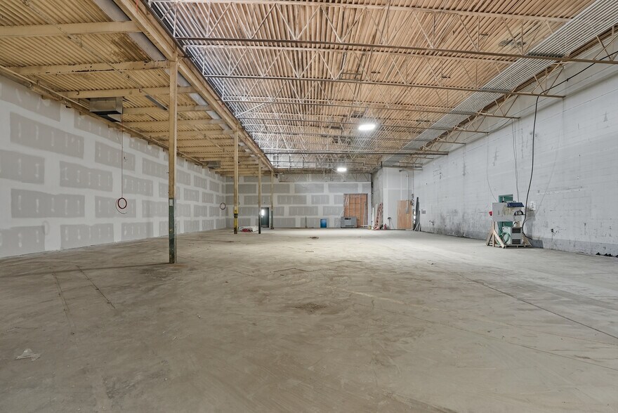 324 24th St W, Saskatoon, SK à vendre - Photo de l’immeuble – Image 2 sur 11