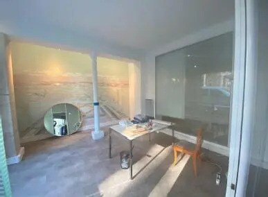 Local commercial dans Paris à louer - Photo intérieure – Image 2 sur 9