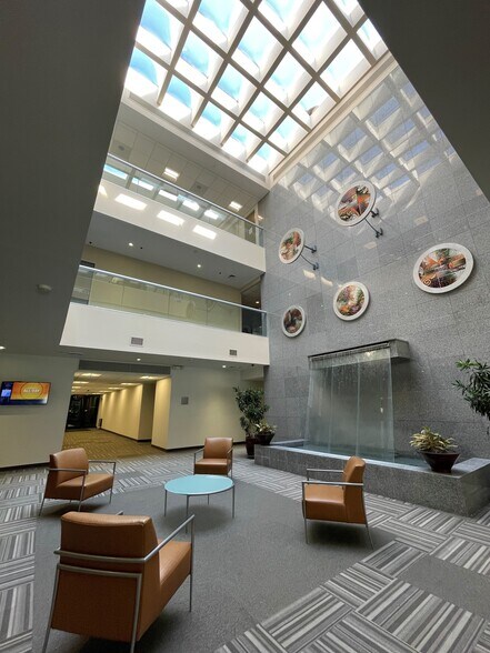 10 Lanidex Plz W, Parsippany, NJ à louer - Hall d’entrée – Image 3 sur 10