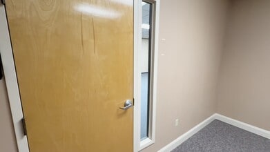 800 Oak Ridge Tpke, Oak Ridge, TN à louer - Vidéo sur l’annonce professionnelle 