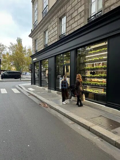 Local commercial dans Paris à louer - Photo de l’immeuble – Image 2 sur 2