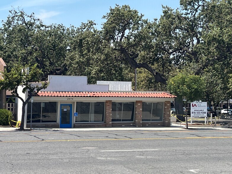 2974 E Thousand Oaks Blvd, Thousand Oaks, CA à louer - Photo de l’immeuble – Image 1 sur 4