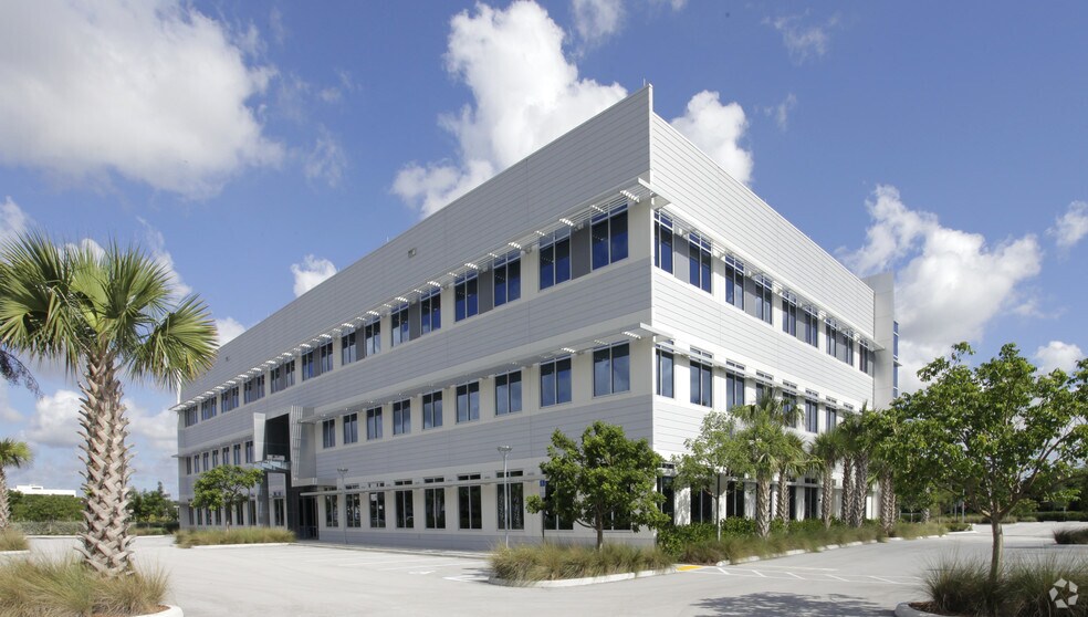 1825 NW Corporate Blvd, Boca Raton, FL à louer - Photo de l’immeuble – Image 2 sur 16