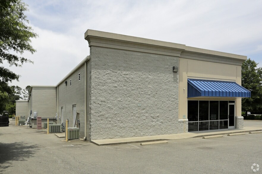 218-250 Venture Dr, Smithfield, NC à louer - Photo de l’immeuble – Image 3 sur 12