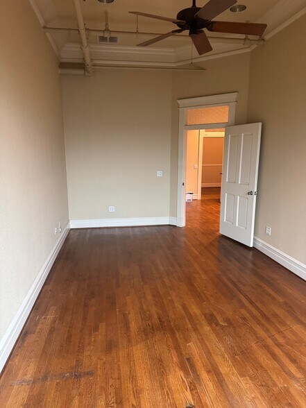 115 S Main St, Cleburne, TX à louer - Photo intérieure – Image 3 sur 9