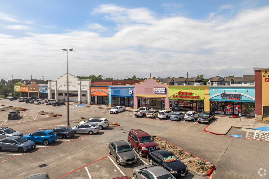 11303-11495 Veterans Memorial Dr, Houston, TX à louer - Photo de l’immeuble – Image 3 sur 5