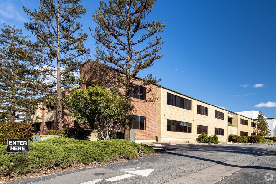 18818 Teller Ave, Irvine, CA à louer - Photo de l’immeuble – Image 2 sur 10