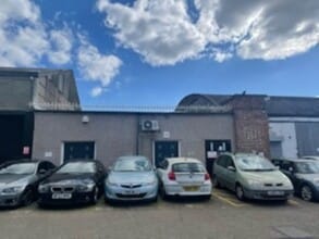 11-17 Fowler Rd, Ilford à louer Photo de l’immeuble– Image 1 sur 7