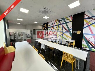 Plus de détails pour Local d'activités à louer