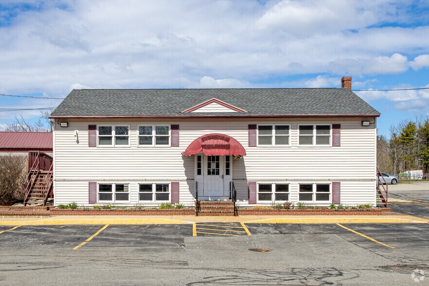 557 Riverside St, Portland, ME à louer - Photo principale – Image 1 sur 2