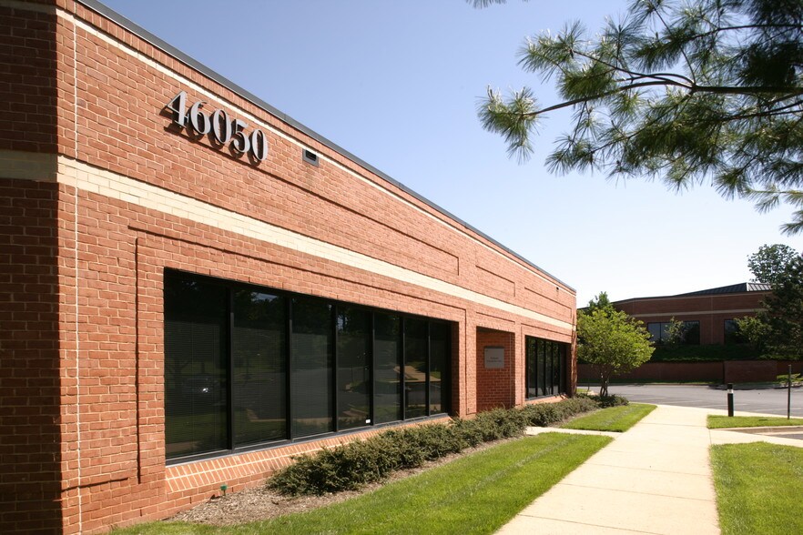 46050 Manekin Plz, Dulles Town Center, VA à louer - Photo de l’immeuble – Image 1 sur 5
