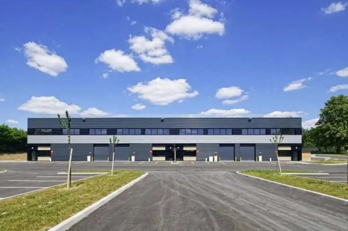 Local d’activités dans Aulnay-sous-Bois à louer Photo principale– Image 1 sur 2