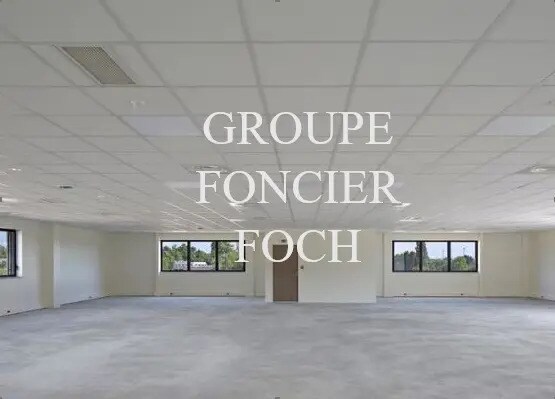 Local d’activités dans Dardilly à louer - Photo de l’immeuble – Image 3 sur 4