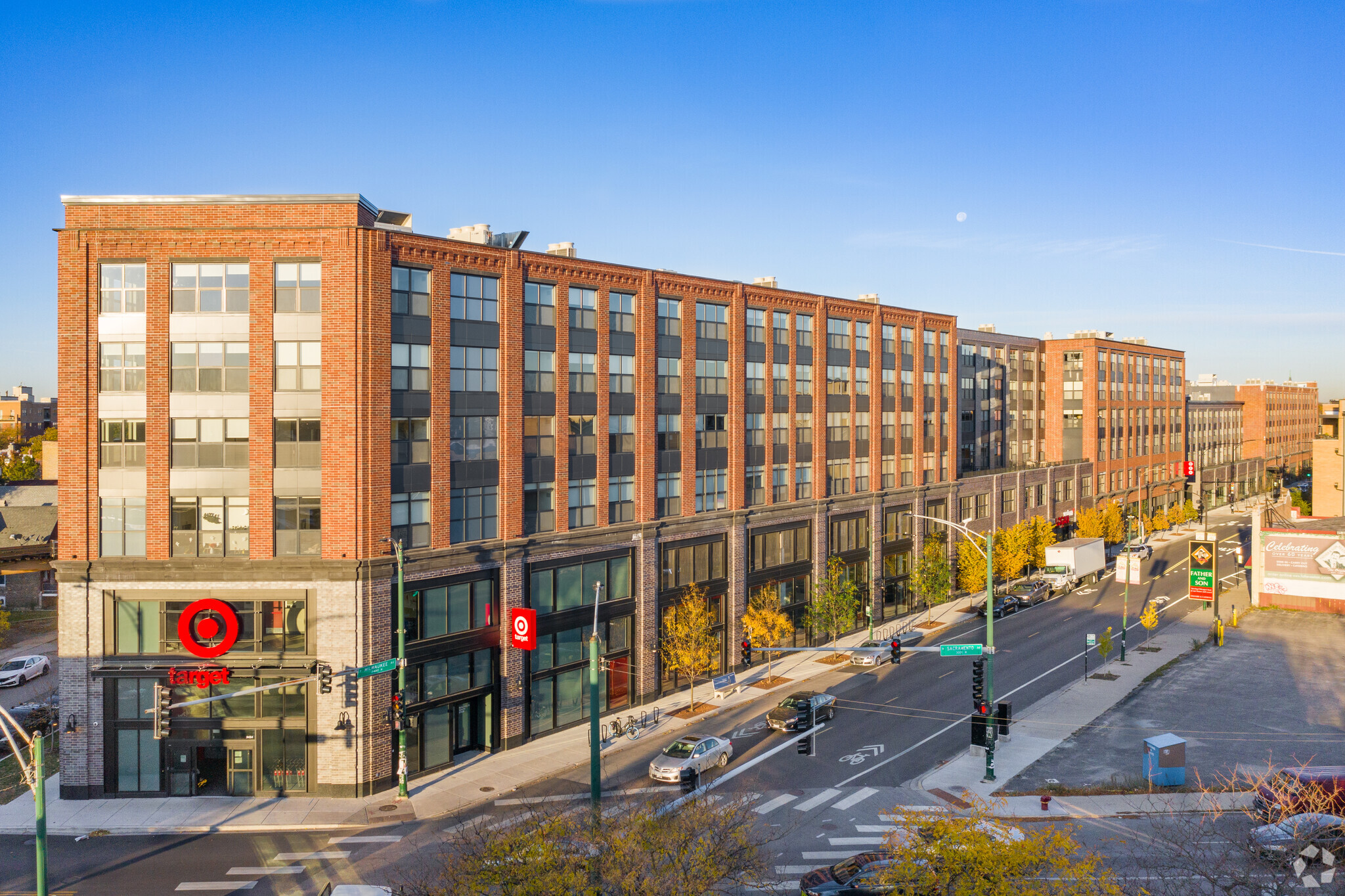 2522 N Milwaukee Ave, Chicago, IL à louer Photo de l’immeuble– Image 1 sur 5