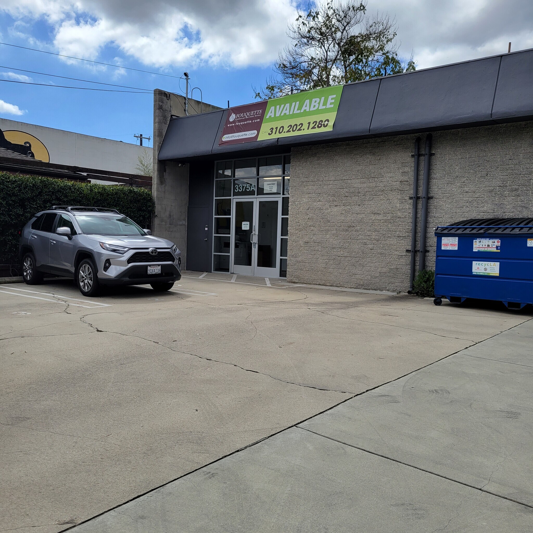 3375 Robertson Pl, Los Angeles, CA à louer Photo principale– Image 1 sur 3