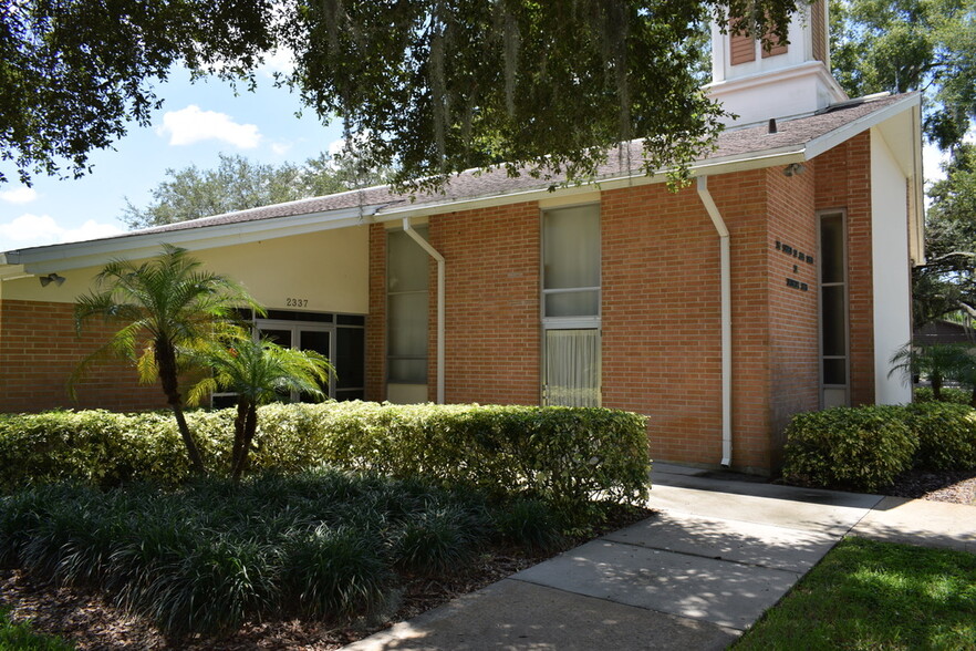 2337 S Crystal Lake Dr, Lakeland, FL à vendre - Photo principale – Image 1 sur 32