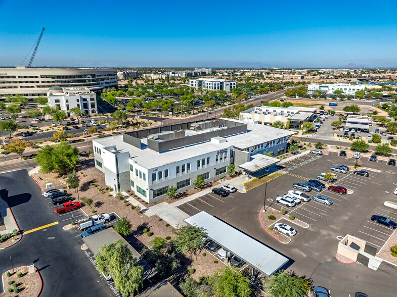 3477 S Mercy Rd, Gilbert, AZ à louer - Photo de l’immeuble – Image 3 sur 9