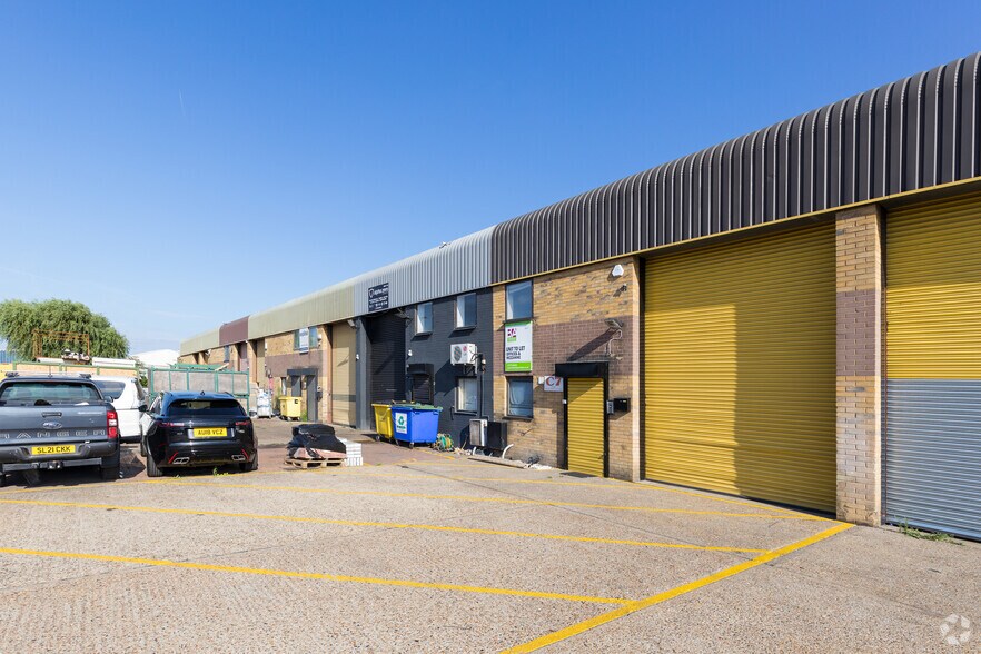 Marsh Way, Rainham à louer - Photo de l’immeuble – Image 3 sur 4