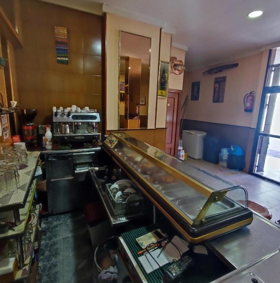 Local commercial dans Cuenca, Cuenca à louer Photo intérieure– Image 1 sur 3