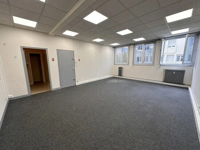 Plus de détails pour Bureau à vendre