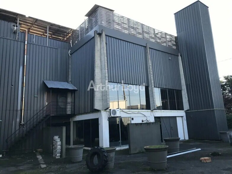 Local d’activités dans Épernay à louer - Photo de l’immeuble – Image 2 sur 3