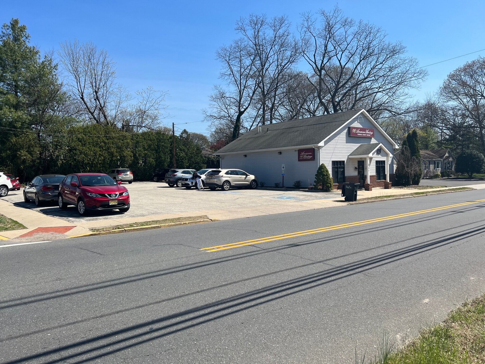 203 E Browning Rd, Bellmawr, NJ à vendre Photo principale– Image 1 sur 29