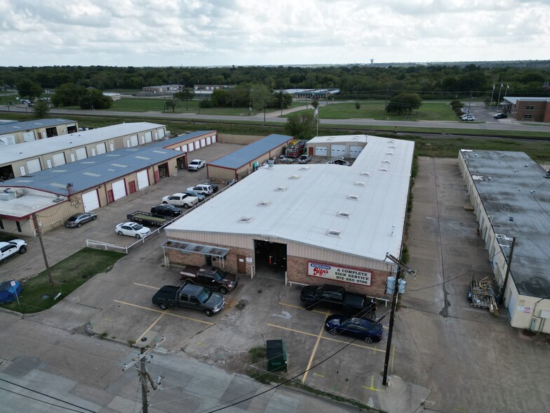 830 Dalworth Dr, Mesquite, TX à louer - Photo de l’immeuble – Image 2 sur 10