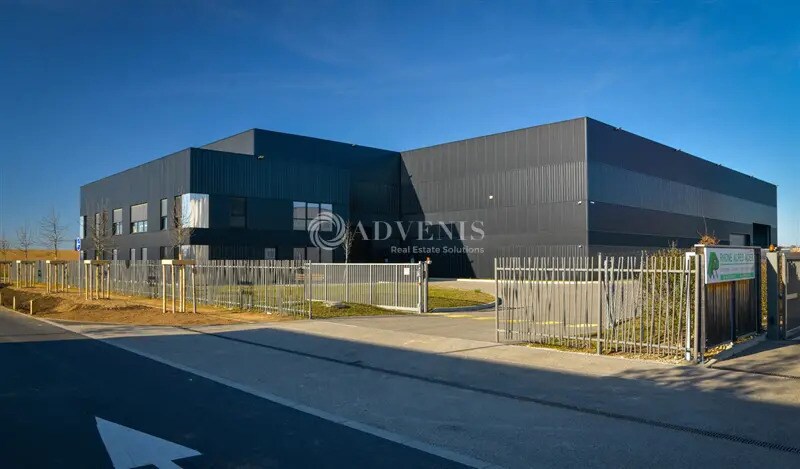 Industriel/Logistique dans Genas à louer - Photo de l’immeuble – Image 2 sur 12