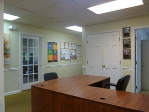 10688 Crestwood Dr, Manassas, VA à louer Photo intérieure– Image 2 sur 4