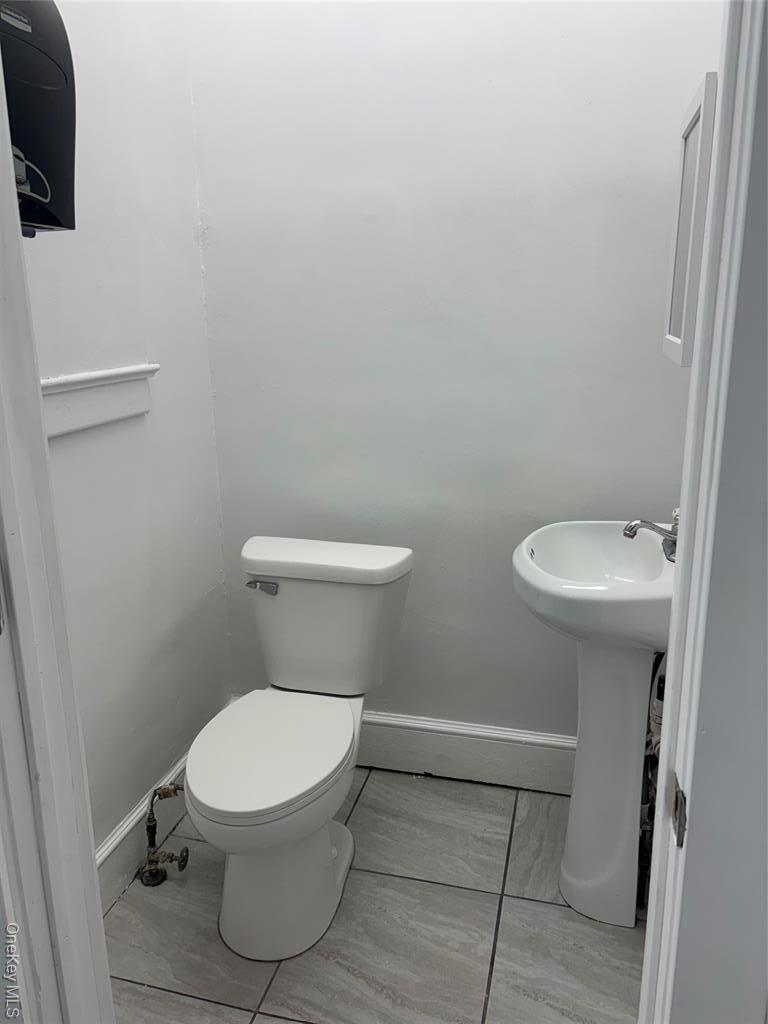 271 Broadway, Bethpage, NY à louer Photo intérieure– Image 1 sur 6