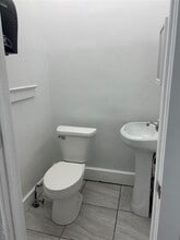 271 Broadway, Bethpage, NY à louer Photo intérieure– Image 1 sur 6