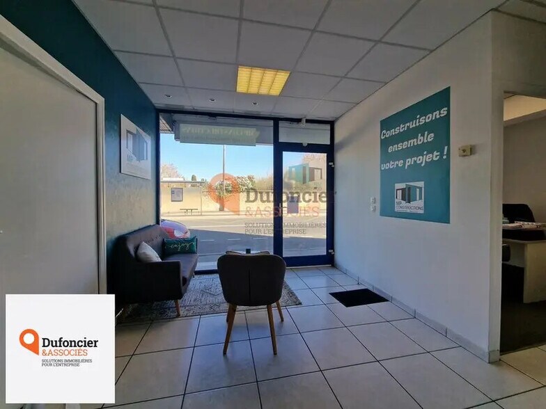 Immeuble residentiel dans Poitiers à vendre - Hall d’entrée – Image 2 sur 3
