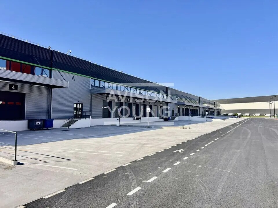 Local d’activités dans Aulnay-sous-Bois à louer Photo de l’immeuble– Image 1 sur 15