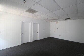 7602-7644 15th St E, Sarasota, FL à louer Photo intérieure– Image 2 sur 8