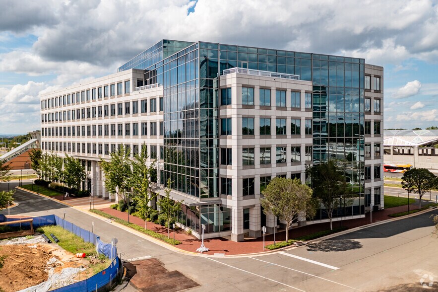2300 Dulles Station Blvd, Herndon, VA à louer - Photo de l’immeuble – Image 2 sur 4