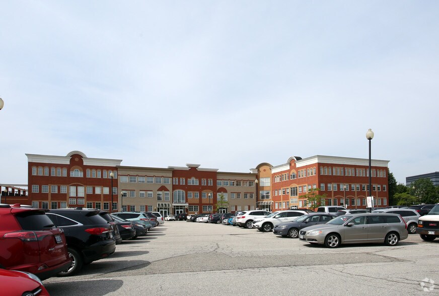 5045 Orbitor Dr, Mississauga, ON à louer - Photo de l’immeuble – Image 3 sur 7