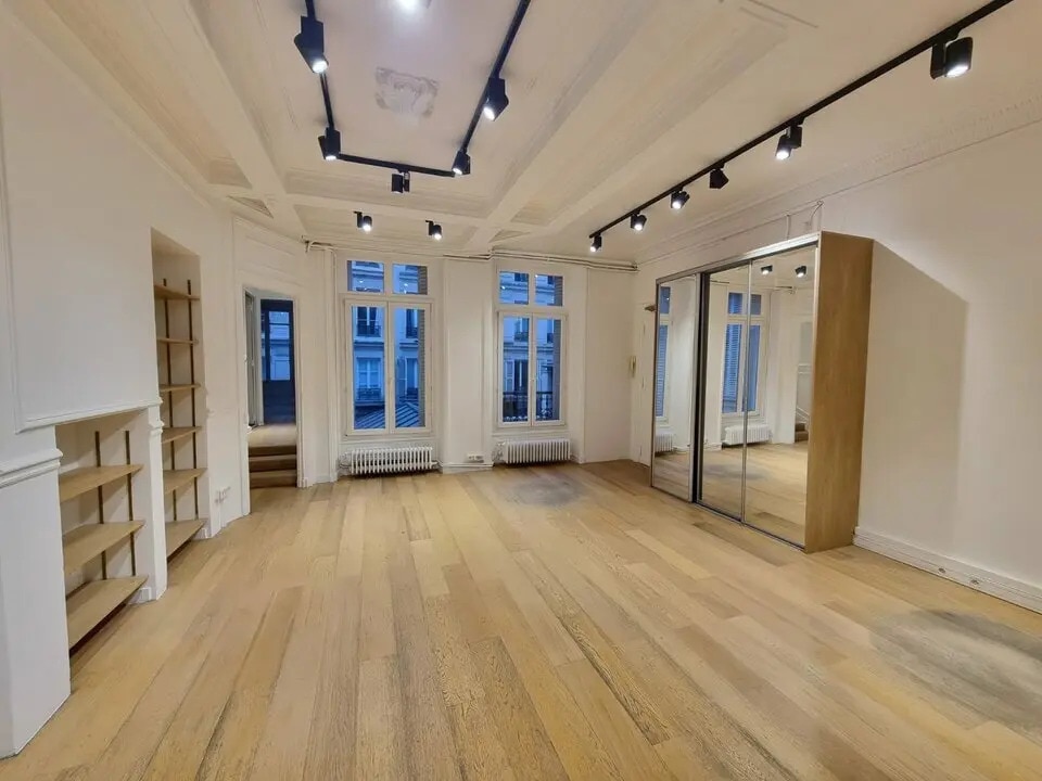 Local commercial dans Paris à vendre Photo intérieure– Image 1 sur 10