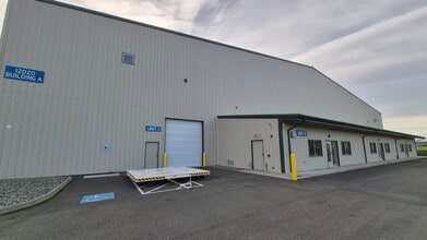 12020 Higgins Airport Way, Burlington, WA à louer Photo de l’immeuble– Image 2 sur 9