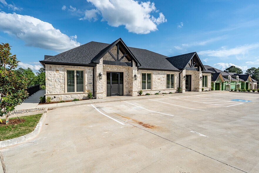 7196 Crosswater Ave, Tyler, TX à louer - Photo principale – Image 1 sur 17