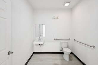 1105 Colorado Ln, Arlington, TX à louer Photo intérieure– Image 2 sur 6