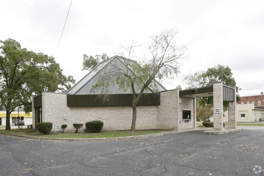 200 N Main St, Three Rivers, MI à vendre - Photo de l’immeuble – Image 2 sur 19