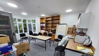 Plus de détails pour 14 Cuckoo Ln, Londres - Médical à louer