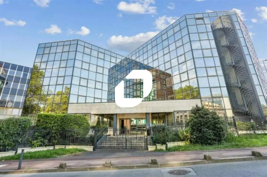 Bureau dans Fontenay-sous-Bois à louer - Photo de l’immeuble – Image 1 sur 20