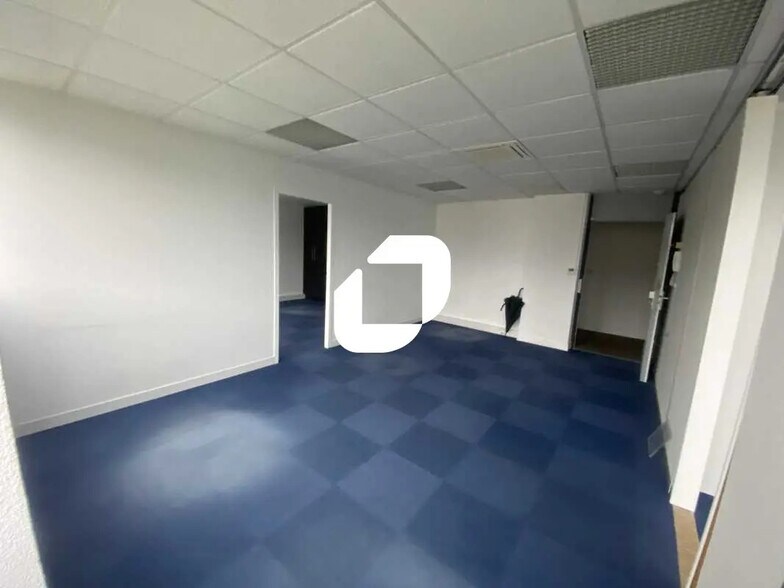 Bureau dans Bordeaux à louer - Photo de l’immeuble – Image 1 sur 7