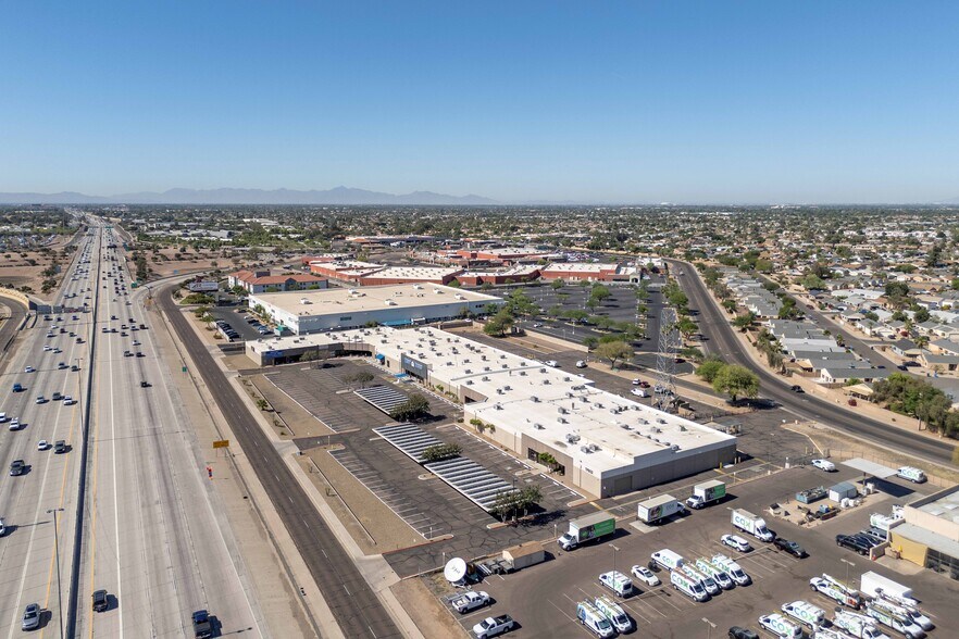17602 N Black Canyon Fwy, Phoenix, AZ à vendre - Photo de l’immeuble – Image 1 sur 5
