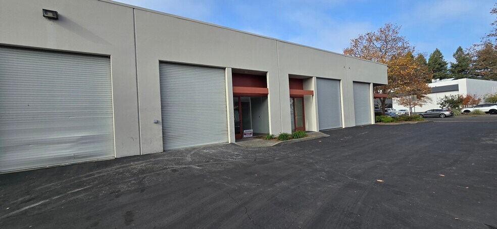 1814 Empire Industrial Ct, Santa Rosa, CA à vendre - Photo de l’immeuble – Image 3 sur 23
