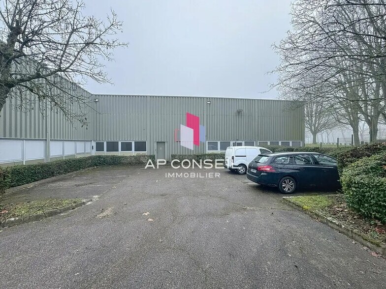 Industriel/Logistique dans Trappes à louer - Photo principale – Image 1 sur 9