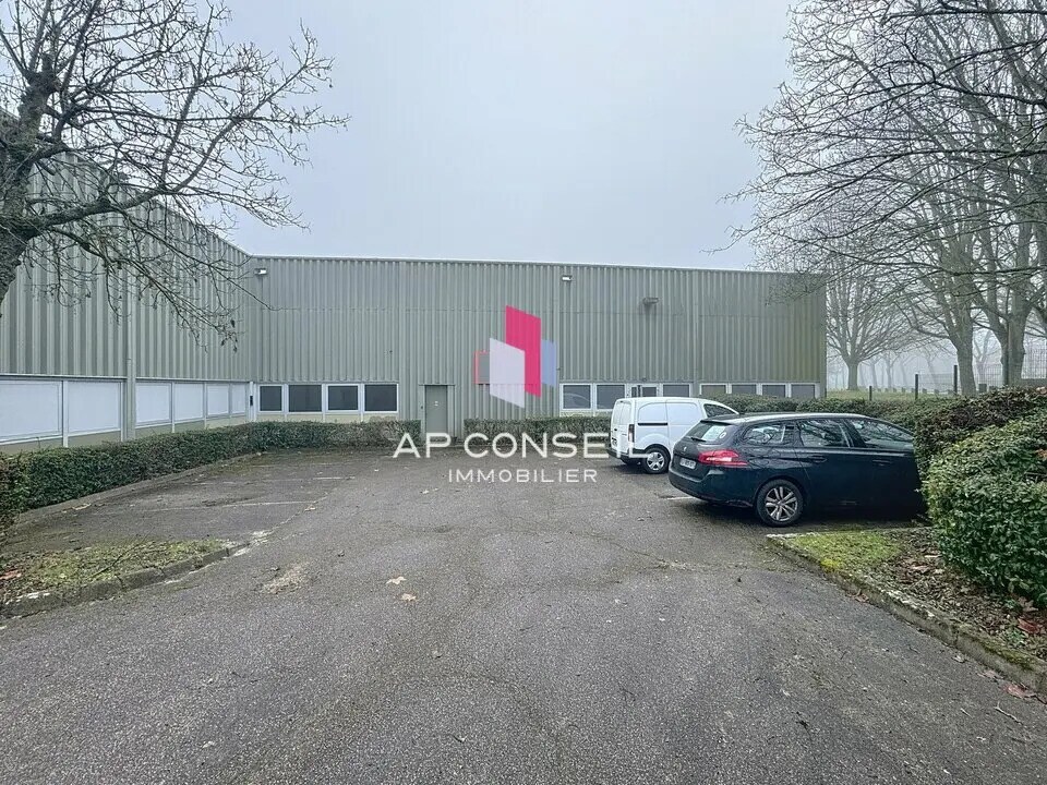 Industriel/Logistique dans Trappes à louer Photo principale– Image 1 sur 10